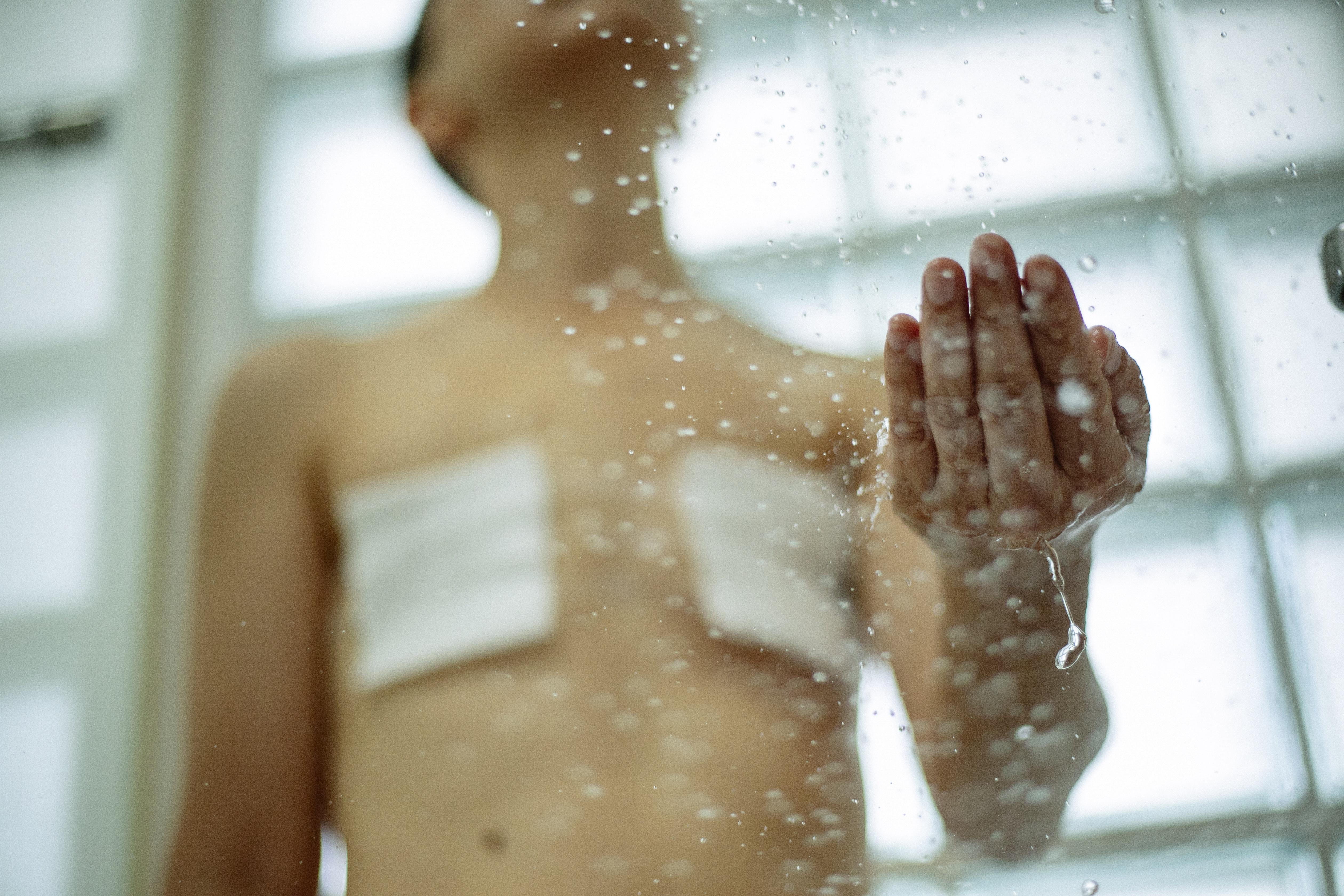  How Do I Keep My Arm Bandage Dry In The Shower 