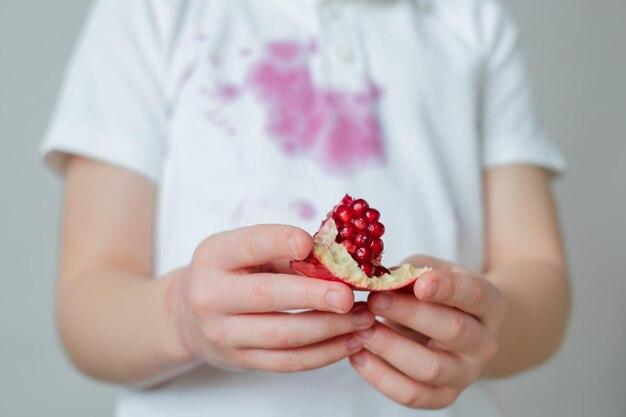  How To Remove Pomegranate Stains From Hands 