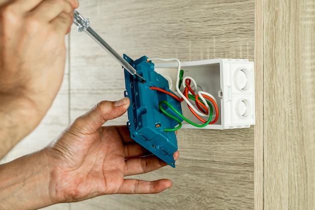 How To Remove Wires From Light Switch 