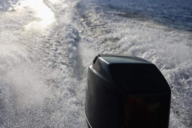  How To Run Mercury Outboard Out Of Water 