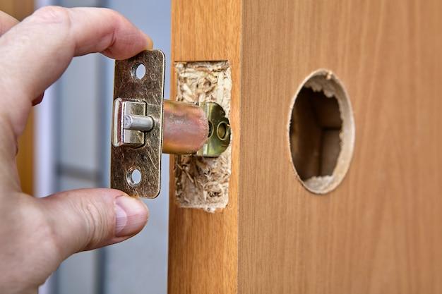  How To Put A Chair Under A Door Knob 