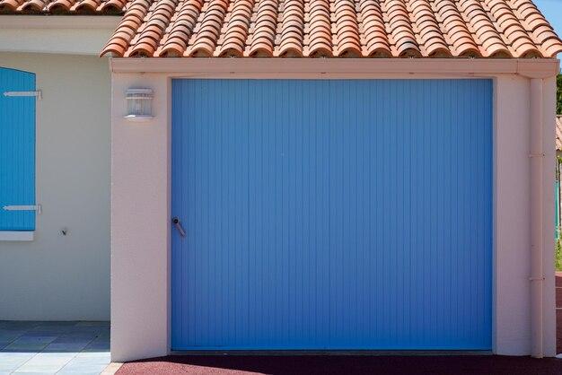  Garage Door Shifted To One Side When Opening 