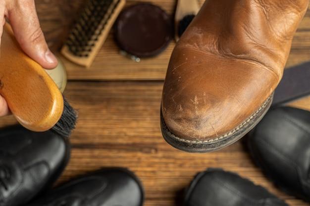 How To Clean Brown Shoes 