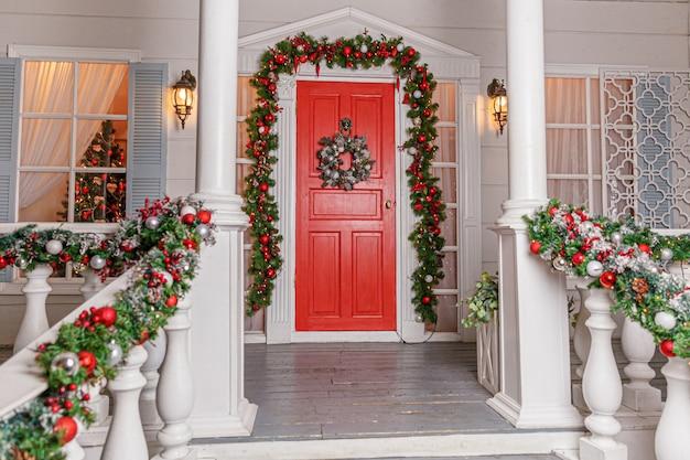 How To Weigh Down Outdoor Christmas Decorations 