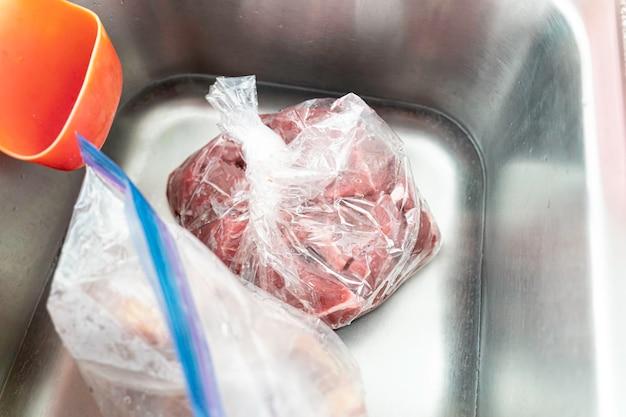 How Do You Defrost Frozen Food In The Oven 