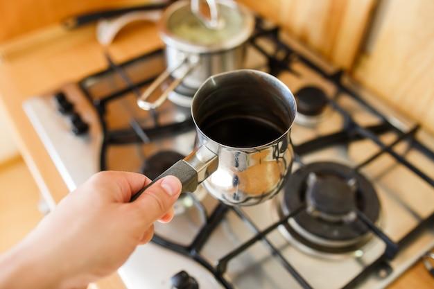 What Pots Should Not Be Used On A Ceramic Cooktop 