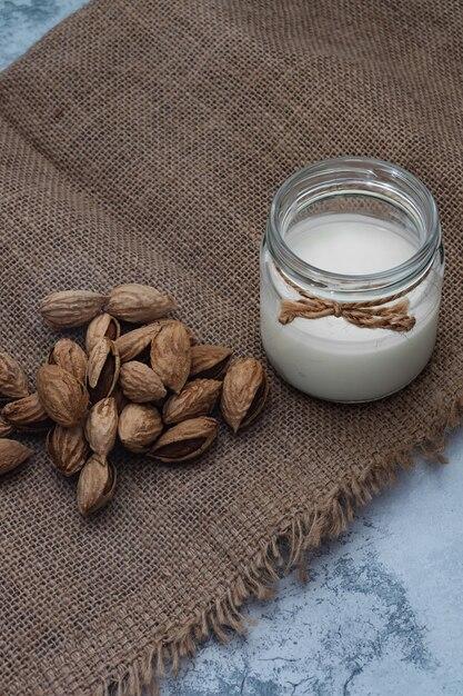 What is the bad ingredient in almond milk? 