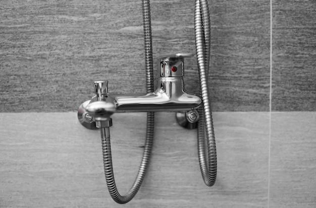  What Side Is Hot And Cold On Shower Valve 